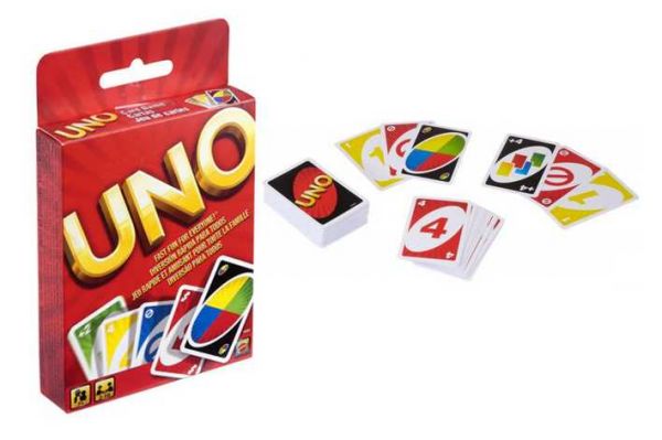 Uno karty (MATTEL UNO karty ; karetní hra ; hry ; rodinné hry ;)