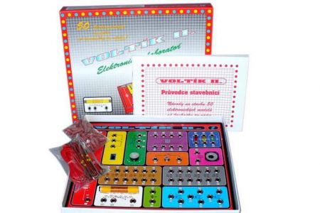 Voltík II. společenská hra na baterie v krabici 26,5x22,5x3,5cm