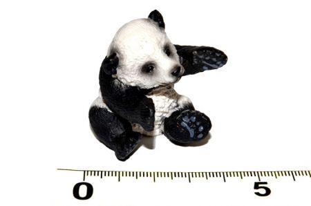 A - Figurka Pandí mládě 4,5 cm