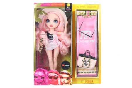 Rainbow High Letní Fashion panenka - Bella Parker (Pink)