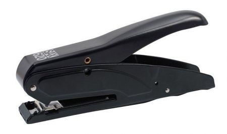 Sešívačka, 24/6, na 25 listů, SAX "620", černá