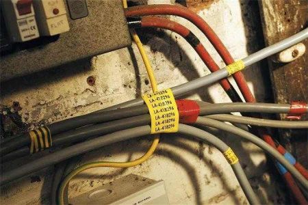 Páska, flexibilní, žlutá-černá, 18 mm x 8 m, BROTHER