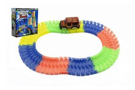 Dráha svítící + auto plast 220ks délka 3,2m na baterie v krabici 26x26x9cm