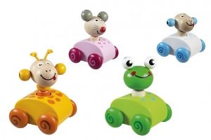 Autíčko se zvířátkem pískací 7x7cm dřevo 4 druhy 4 ks v v boxu 12m+
