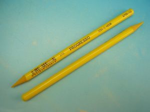 KOH-I-NOOR Tužka pastelová v laku 8750 žluť tmavá