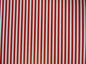 Fotokarton s proužky 300g 50x70cm čevenobílý 6020