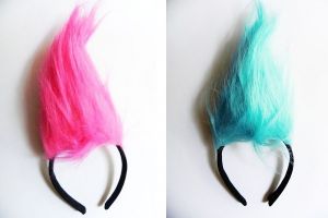 Čelenka do vlasů Trolls 11cm 2 barvy v sáčku