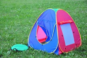 Stan 95x95x90cm polyester/kov