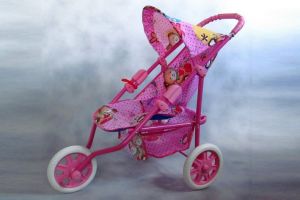 Kočárek pro panenky sportovní ZUZKA růžový (tříkolový-trojkolka)