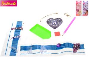 Udělej si svoji klíčenku pomocí kamínků Diamond Besties