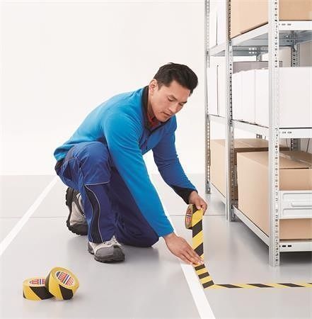 Značkovací páska na podlahy "Professional Premium", černá/žlutá, 50 mm x 33 m, TESA