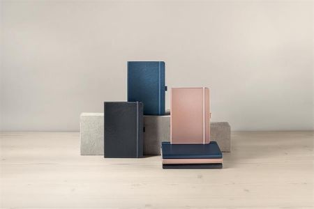 Exkluzivní zápisník "Conceptum", metalická růžová, A5, linkovaný, 97 listů, tvrdé desky, S