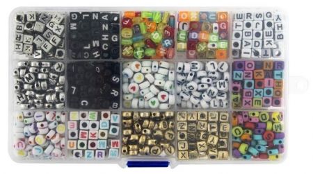 Sada navlékacích korálků s písmenky ABC