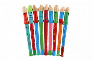 Flétna malovaná dřevo 33cm mix barev