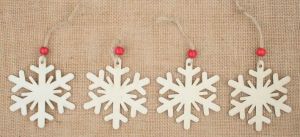 Dřevěné dekorace ze dřeva 4 vločky, 8cm