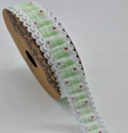 Dekorační stuha 2cm s kostkovaným vzorem a krajkou – zelenobílá s květy