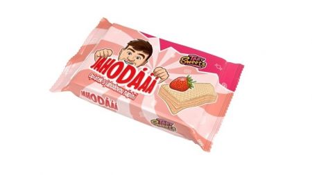 Tary Sweets - Oplatek s jahodovou náplní