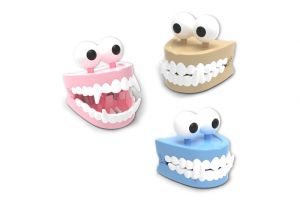 Strašidelné zuby na natažení 7 cm