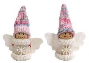 Anděl s duhovou čepicí v bílém svetříku na zavěšení 8,5 cm