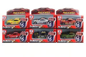 Auto kovové závodní zpětný chod