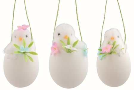 Kuře bílé ve skořápce s dekoracemi 6 x 11 x 6 cm na zavěšení