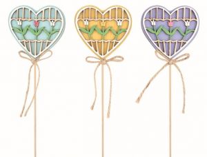 Srdce vyřezávané dřevěné 6,5 x 6,5 x 1 cm + špejle