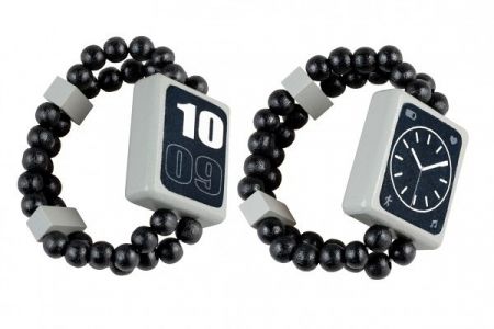 Hodinky náramkové dřevěné oboustranné černé na kartě