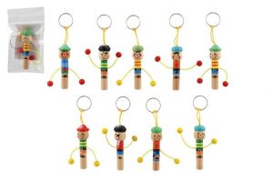 Píšťalka panáček přívěsek dřevo 8cm s poutkem mix druhů v sáčku