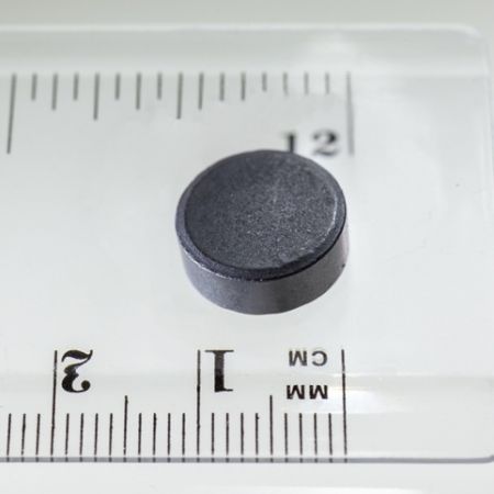 Magnet kulatý 12x5 (izotropní)