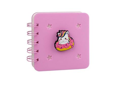 Gifty - Silikonový bloček růžový + 1 pin zdarma