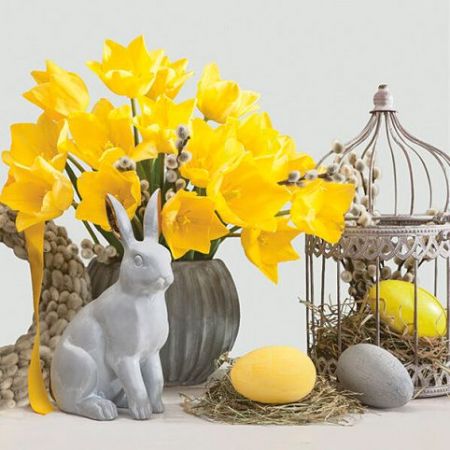 Ubrousky MAKI L (20ks) Concrete Rabbit and Eggs with Yellow Tulips