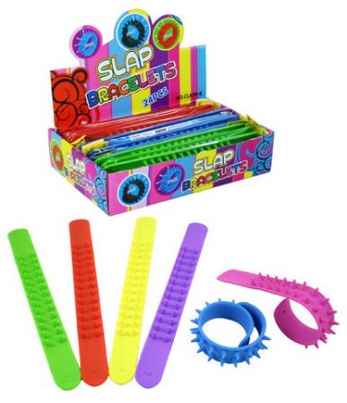 Náramek navinovací barevný s ostny