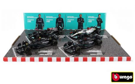 Bburago 1:43 RACE Formula F1 4PAC Mercedes-AMG F1 W15 (2024) #44 L.Hamil ton #63 G.Russel