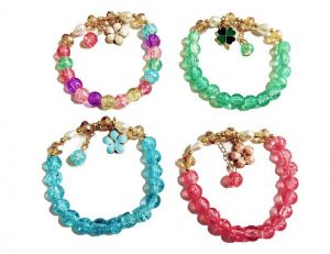 Korálkový náramek s květinou