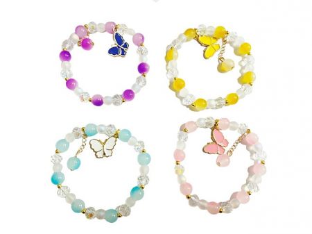 Korálkový náramek s motýlkem