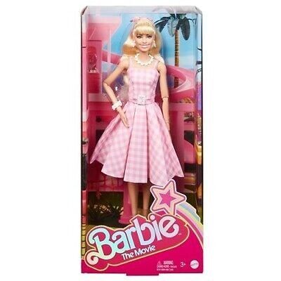 Barbie v ikonickém filmovém outfitu
