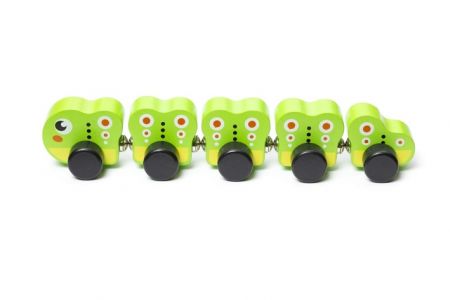 CUBIKA 15405 Housenka - dřevěná hračka s magnety 5 dílů