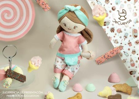 DeCuevas 20148 Plyšová panenka SWEET - 36 cm