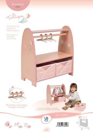 DeCuevas 55874 Dřevěný šatní věšák na oblečení pro panenky Tulipe 2025