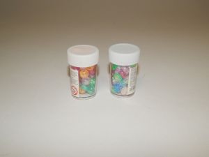 Barevné korálky v tubě W055980