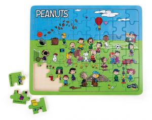 small foot  Dřevěné puzzle Snoopy na hřišti