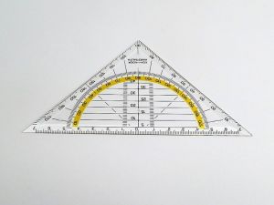 KOH-I-NOOR Trojúhelník 45/113 úhloměr 703031 transparentní