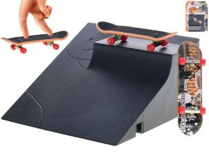 Skateboard 9,5cm kov s rampou