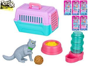 Toys&amp;Trends kočka s přepravkou 7,5cm a doplňky 6druhů na kartě