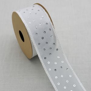 Elegantní bílá dekorační stuha s jemnými stříbrnými flitry 4cm