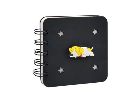 Gifty - Silikonový bloček černý + 1 pin zdarma