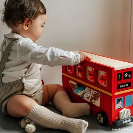Bigjigs Toys Dřevěné navlékací korálky v bedýnce