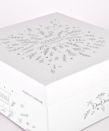 Doudou Dárková sada Plyšový lední medvídek s kroužkem 30 cm šedý