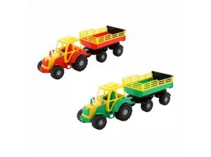 Traktor Altaj, s přívěsem