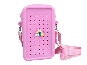 Gifty - Silikonová crossbody taštička růžová a ozdobný pin